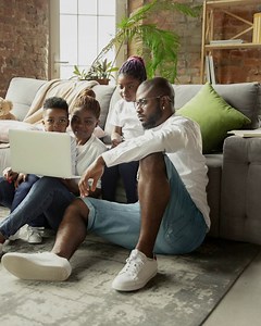 Hustling hard to wrap up your gift list? 😅 Taking it online is a no brainer. From your fingertips to your doorstep, get your gifting done safely with Visa 🎁 | Visa