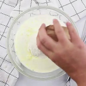 No Bake Lemon Pudding Pie RECIPE: https://whatsinthepan.com/easy-no-bake-lemon-pudding-cream-pie/ | What's in the Pan