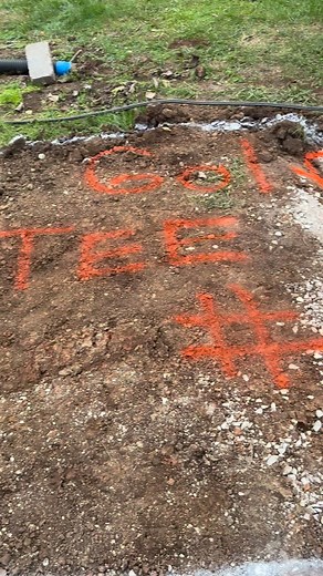 Working on outdoor kitchen, two golf tee box hole over fishing pond 🏌🏾‍♂️⛳️🎣🐟 #landscapers_of_instagram #golfersofinstagram #outdoorlivingspace #landscapersofinstagram #golf #fishing #hardscaping #hardscapedesign | Carl Hayes