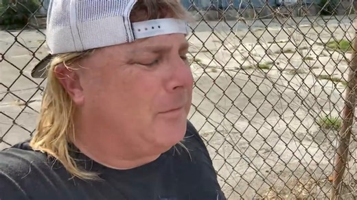 Donnie Baker Blasts O.J. Simpson for Being on Twitter! And Questions Hungry Strippers! | Donnie Baker