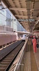 1.4K views · 17 reactions | Say hello to the future of dining on the go! Watch as this self-heating bento box works its magic aboard a Japanese Shinkansen, bringing you a hot meal with zero hassle. Enjoy a delicious, piping-hot meal while speeding through Japan in style. Happy Weekend! (Source: 9gag/parentz) #bentobox #japanesefood #shinkansen #japanesecuisine #banzaihobby | Banzai Hobby | Facebook