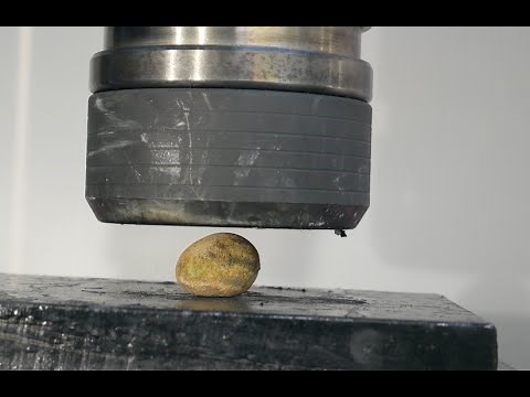 Crushing Pebble/ Rock with Hydraulic Press