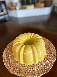 Vintage Aluminum Fluted Bundt Cake Pan in Harvest Yellow - Etsy