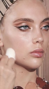 35 reactions | Double wing cut crease tutorial ft. Natasha Denona's new I Need A Warm Eyeshadow Palette  Natasha Denona's highly anticipated I Need A Warm Eyeshadow Palette is here! 癩 ✨ 朗 With a harmonious blend of metallic champagnes, rich caramels, shimmering rosy coppers, essential browns, and a fun color-shifting triochrome – this versatile palette is perfect for all skin tones. | Natasha Denona Beauty | Facebook