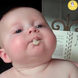 489K views · 45K reactions | Baby first solid food #Newborn #Baby #CuteBaby Our group: We Love Babies | Vida natural | Facebook