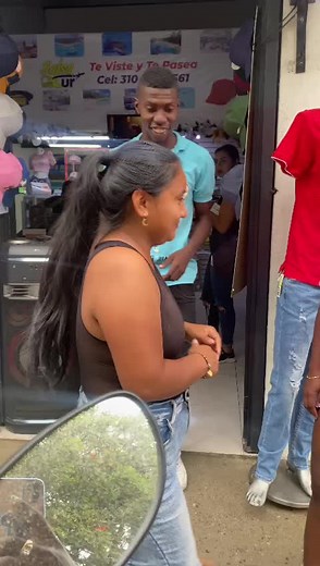 Fashion Interaction at a Retail Storefront