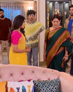 898K views · 26K reactions | শাক্যর দুর্দিনে পাশে দাঁড়ালো তার গোটা পরিবার #ShakyarDurdinePasheDaraloTarGotaPoribar #TuiAmaarHero #ZeeOnTheGo https://zee5.onelink.me/RlQq/fbDownloadZEE5App "দেখুন #TuiAmaarHero সোম - রবি @ 6:00pm শুধুমাত্র #ZeeBangla আর #Zee5 অ্যাপে যে কোন সময়, যে কোন জায়গায়।" | Zee Bangla | Facebook