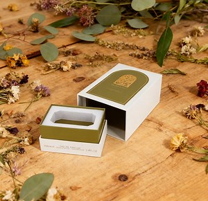 [Hot Item] Factory Outlet Custom Logo Printing Cardboard Jewelry Perfume Paper Boxes Gift Box Custom Printed Logo