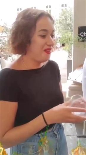 ✨ Viens avec moi… Je t’emmène au Mans présenter mon Rhum Arrangé Volcanik 🌋🥂 Aujourd’hui, on a fait voyager les papilles mancelles directement à La Réunion – l’Île Intense 🇷🇪 Une dégustation explosive avec notre création artisanale : Rhum Métiss Volcanik. 🔥 Des saveurs puissantes comme une éruption 🎶 De la bonne humeur avec nos amis Elji & Rivka en direct 🙏 Et surtout un super accueil du public du Mans, merci du fond du cœur 💛 Avec Rhum Métiss, chaque gorgée raconte une histoire, chaque 