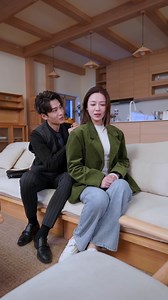 Cinderella complained of being tired, and the president massaged her shoulders 🩵灰姑娘喊累，总裁贴心捏肩 📺Drama：贵妃娘娘的职场指南 🤗Welcome to click and watch🙌 #贵妃娘娘的职场指南 #The Imperial Concubine's Career Guide #短剧drama | 愛追劇的阿香