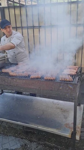 Mici de 1 Mai la Restaurant Mărgineni – grătar, bere și voie bună