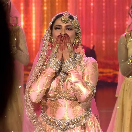 16M views · 10K reactions | #rekha #salmankhan #IIFA #bollywood #IIFAAwards | IIFA Awards | Facebook