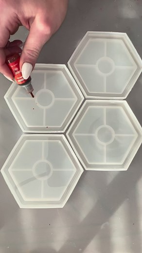 33K views · 3.1K reactions | Custom alcohol ink flower resin coasters  which color is your favorite? #resin #resinart #epoxyresin #flowercoasters #custom | InspiredbyMemms | Facebook