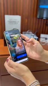 📲👓 ¿Cómo se conectan los Ray-Ban Meta a tu celular? ¡Es más fácil de lo que crees! 🔗 Paso 1: Descarga la app Meta View 📶 Paso 2: Vincula tus lentes vía Bluetooth 📥 Paso 3: ¡Listo! Las fotos y videos que captures se guardan automáticamente en tu celular 📷 Todo lo manejas desde la app: galería, edición y compartir Con Ray-Ban Meta tienes una cámara, audífonos y asistente ¡todo en tus lentes! 🧠 Tecnología inteligente 🕶️ Estilo icónico 📍 Solo en Centro Oftalmológico Oaxaca #RayBanMeta #Cent