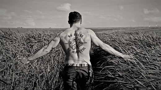 Black and White Music : In the air tonight live-cover by Chris Daughtry & Brad Arnold Video : Oliver FBA Founder | FBA 621 STORE