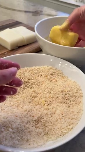 What is fried milk? Think of it as a soft and creamy milk custard with a crispy coating. As you bite through the crunchy exterior, the warm center melts in your mouth. Recipe on https://jasmineandtea.com [ search ‘fried milk’ ] Jasmine and Tea | Tasty