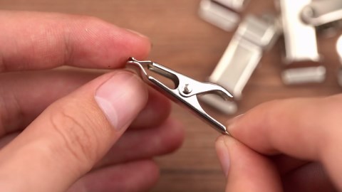 1/2 Inch Metal Mini Clamps, 20Pcs Mini Alligator Clips Spring Crocodile Clamps for Work, Smooth jaw, 5/16 inch Capacity for Stringing Lights, Photos, Curtains, Clothes