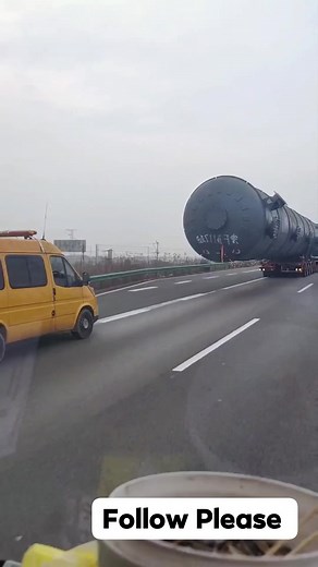 Intercontinental Missile ballistic Missile It is a collection tank, its task is to store waste and destroy hazardous materials. It is heavy because it is built with small steel tubes inside that work to remove hazardous materials and debris. Good tools and machinery make the job easy Good tools and machines make work easy🏗️👷🧱🧑‍🔧 #heavymachinery #heavy equipment #heavy machinery #craneoperator #tadano#kato#demag #grove #Safety first #sany #liebherr #zoomline #terex #cmg #short#biggest #crane