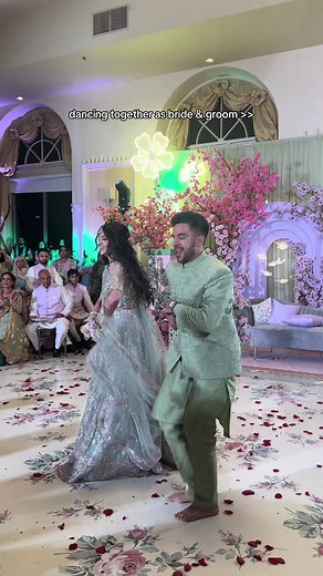 Cute Mehndi Dance Highlights from South Asian Weddings