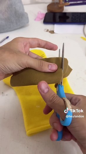 Cómo hacer un títere de Leoncio paso a paso