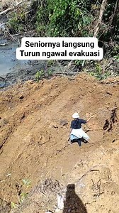 Wah ini nih senior nya yang ngerti trik cepat menaikan alat terpuruk 🤭 #terpuruk #hitachi #evakuasi #viralvideo #engineeringwow #excavtor #operator #AlatBerat #reelsfyp #HeavyEquipment #Reels #ConstructionLife #viral #strength #luxurycars | Kang Asep Vlog