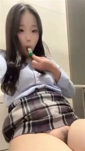 🎉2500팔로워 달성 프로젝트🎉🔥 14일 완전 노예 프로젝트 - 3단계 각인 시작진짜로 박제되고, 철저하게 능욕당하고, 완전히 각인되고 싶은 변녀만 와.이 프로젝트는 단순한 미션이 아냐.**14일 동안 점점 깊게 주인님의 노예로 만드는** 프로그램이다.**구성**• Week 1 (Day 1\~7): 기초 각인 & 통제 (쉬움 → 어려움)• Week 2 (Day 8\~14): 극한 박제 & 완전 복종**규칙**- 매일 음성 + 사진 + 영상 증거 필수- Week 1 완료 시 Week 2 초대 + 보상- 14일 완주 시 대형 리포스트 + 특별 1:1 세션**Day 1 미션 (기초 각인)**Day 1. 각인 입문 (난이도 ★★☆☆☆)목에 목줄 or 리본 or 체인 착용하고 하루 종일 생활“저는 주인님의 성노예입니다” 속으로 반복 숙달하기.저녁 45초 선언 음성 (“오늘부터 14일 노예 프로젝트 시작합니다”)증거: 목줄 사진 + 음성 + 하루 중 목줄 만지는 짧은 영상지금 바로 시작하