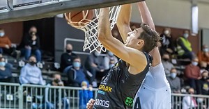 UNC's Justin Pierce Fourth Leading Scorer in Finnish League