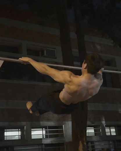 Muscle Building: Outdoor Nighttime Pull-Up Routine