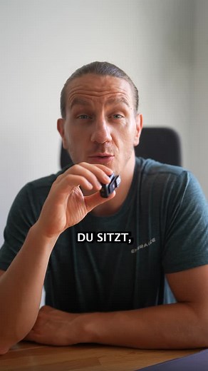 Kennst du das Gefühl, keine Position zu finden, in der du dich wirklich wohlfühlst? Oft liegt das nicht am Sitzen, sondern daran, dass dein Körper nie gelernt hat, sich sicher zu fühlen. Sicherheit beginnt nicht im Außen, sondern tief in dir selbst. Folge diesem Kanal, wenn du lernen willst, deinem Körper wieder zu vertrauen. ✨ #Schmerz #Methoden #Wirksamkeit #Gesundheit | Steve Kraneis