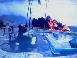 87K views · 636 reactions | Jet Bursts Into Flames After Overshooting...