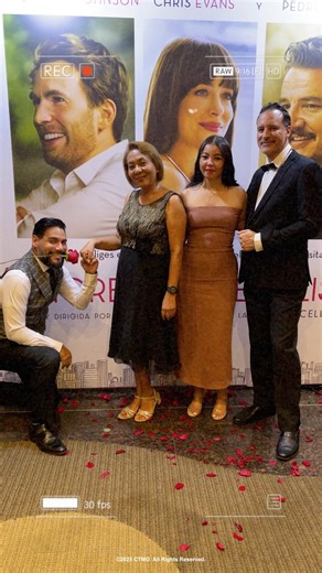 1.1K views | Si el amor toca a tu puerta ¿Aceptarías? 樂Acá en #AmoresMaterialistas esa decisión llega por partida doble, así que no te pierdas la nueva producción de A24 bajo la dirección de Celine Song. ❤ | Sony Pictures | Facebook