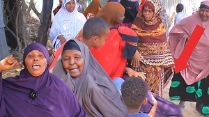 Hooyooyin badan ayuu ka ooysiiyey Madaxweyne Xasan Sheekh Maxamuud maanteysa ugu darneed Daawo cabaadka masaakiintaan dulman | Qaraaxada Maanta