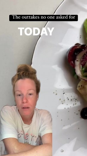 Let’s commemorate the 1st year birthday of the Tigger Kitchen with how the green screen sausage gets made. #sundayfunday #bloopers #gagreel #outtakes #getoutofmyshot | Emma Myles