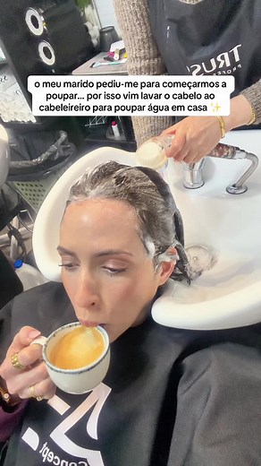 Como poupar água ao lavar o cabelo no cabeleireiro