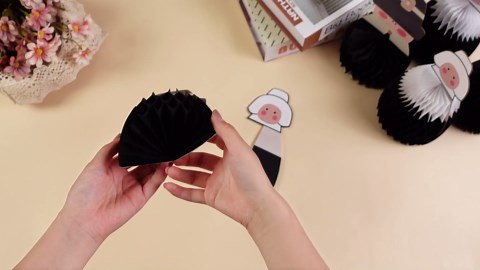 6 Pcs Thanksgiving Table Centerpiece Decorations Paper Pilgrimage Couple Decor Thanksgiving Honeycomb Decorations 3D Paper Pilgrim Honeycomb Standing for Harvest Party Kitchen Home Decor