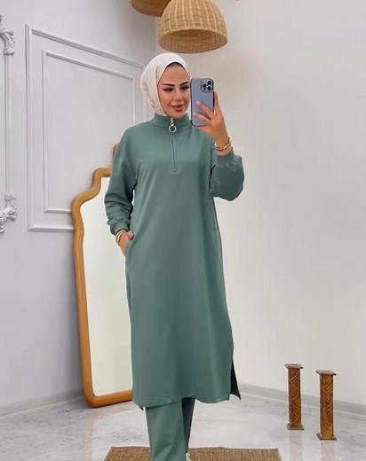 ■︎ Dvodijelna pamucna trenerka sa dzepovima ■︎ 📏Veličine: od 𝟰𝟮 do 𝟱𝟮 ( siri model ) 💰 Cijena: 85 KM 📦 Dostava brzom poštom: 10 KM 💵 Plaćanje na vratima 📲 Whatsapp za narudžbe: 061 / 394 - 924 | Hidžab Minimarket