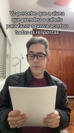 Técnica de colar prendendo o cabelo: funciona?