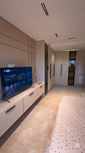 ✨🏡 À Louer – Appartement Haut Standing 97 m² | Oran Courbet Situé dans l’un des quartiers les plus recherchés d’Oran, ce magnifique F3 de 97 m² entièrement refait à neuf vous séduira par son élégance et son confort absolu. ✔️ Rénovation complète avec matériaux de haute qualité ✔️ Mobilier moderne et raffiné ✔️ Espaces lumineux et bien agencés ✔️ Cuisine entièrement équipée ✔️ Place de parking privative 🚗 ✔️ Résidence calme et sécurisée Un bien rare, idéal pour clientèle sérieuse recherchant st
