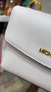 2.6K views · 20 reactions |  الاناقة و رُقي يجتمعان لدى متجر الفراشة 曆 | متجر الفراشة Butterfly Shop | Facebook