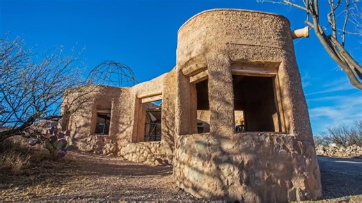 Building Off the Grid S04:E09 - Cob Cottage