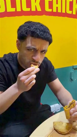 Slick Chick on Instagram: "PRODUCER/AMATURE BOXER @stacksondabeat PULLED UP TO SLICK CHICK AND TRAVELLED FROM BIRMINGHAM TO REVIEW THE BEST DRESSED CHICKEN IN TOWN 🕶️🐔🏘️ WE ARE NOW LIVE ON UBER EATS ‼️ 50% OFF #new #takeaway #ubereatspromo #ubereats"
