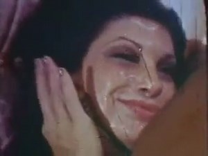 Leslie Bovee facial 1