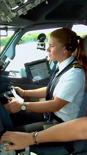 👩🏻‍✈️Aeromexico’s Maria Fernanda leaving Cancun🇲🇽