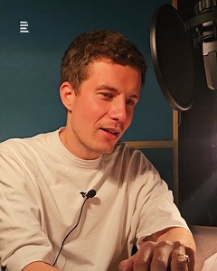 8.2K views · 101 reactions | Ian McEwan: Betonová zahrada ▶ rozhl.as/Betonovazahrada Daniel Krejčík nyní na Vltavě čte z románu, ze kterého i půlstoletí po vydání stále mrazí. Čtveřice sourozenců se po smrti obou rodičů rozhodne žít spolu a podle vlastních pravidel. Některá tajemství ovšem není možné pohřbít, a to ani pod silnou vrstvou betonu... | Český rozhlas Vltava | Facebook