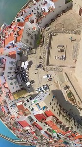 Vistas del faro y el caso antiguo de Peñíscola desde el castillo Video @g.r.e.g.s.o.b.i.e.r.a.j #peñiscola #peniscola #castellon #mediterraneo #comunidadvalenciana #travel | Todo Peñiscola