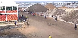 Watch as Ada residents illegally storm salt mining company Electrochem in droves