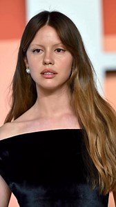 These #schlumberger earrings definitely deserve their own award!!🤩🙌 What was your favorite look from the #vanityfair Oscar Party this year??✨ • • • Schlumberger Tiffany & Co. Diamond Platinum 18 Karat Gold Vintage Multiplication Ear-Clip Earrings • • • #miagoth #miagothedits #miagothpearl #maxxxine #vanityfairoscarparty #oscars #oscar #oscarparty #estatejewelry #antiquejewelry #vintagejewelry #vanityfairparty #tiffanyandcolove #tiffany #tiffanyandco #jeanschlumbergerjewelry #jeanschlumberger #