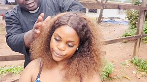 12K views · 256 reactions | Un soulard vient pisser sur le mur de l'église  Le lien de la vidéo complète est dans les commentaires  Maximum de partages et abonnez-vous sur ma chaîne Youtube MESSOBO TV Messobo officiel 100%eton lazartini #Tati_labelle | Messobo officiel | Facebook