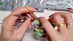 4.5MM 23cm/9in Flexible Knitting Needles 3-Piece Set Circular Knitting Needles Double-Pointed Knitting Needles Perfect for Small Projects (Baby Socks, Dolls, Mittens, Coasters)