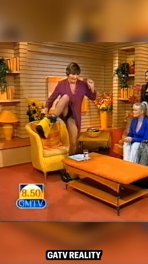 Unearthed footage shows the moment Lorraine Kelly accidentally flashed her knickers on live TV! 😲😅 #lorrainekelly #wardrobemalfunction #spicegirls #90s | GATV Reality Gossip News